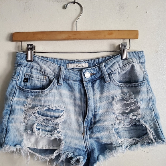 Kan can distressed jeans short size Medium. - Picture 2 of 8